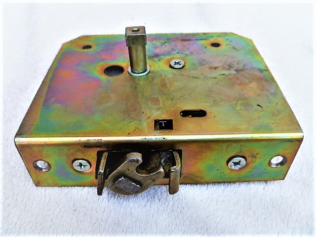 Zámek dveří 3151 UAZ levý